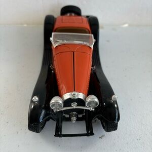 BURAGO 1/24 Die Cast Car BUGATTI TYPE 55 1932 Orange Made In Italy